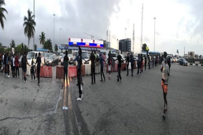 #EndSARS protesters block Lekki Toll Gate