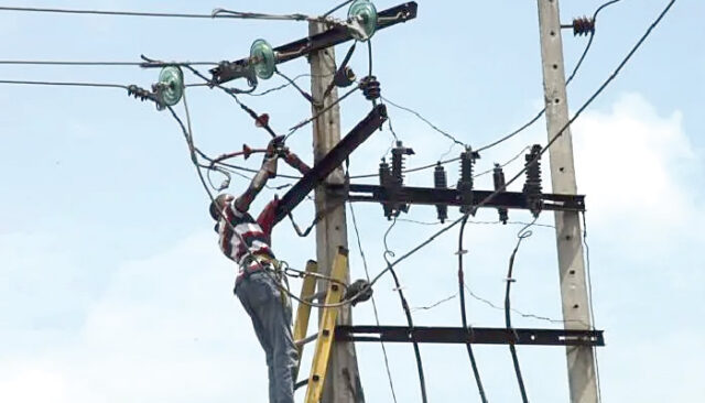 Firm donates 5-megawatt electricity project to Ondo An electricity worker