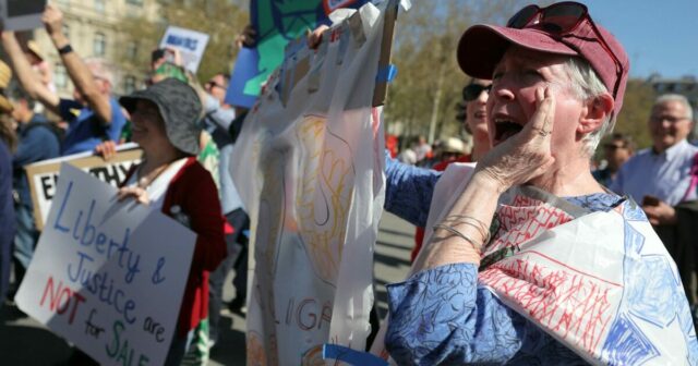Protesters march against Trump in US
