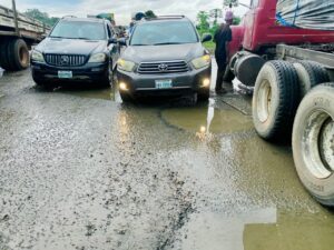 Umahi Reprimands CCECC, Issues 14-Day Termination Notice over Substandard Work on Enugu–Port Harcourt Expressway

