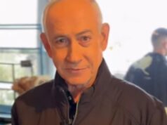 Isreal’s PM, Benjamin Netanyahu Shows His Five Fingers While Dismissing Viral Death Rumours