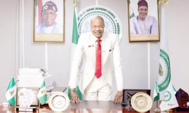 20174935_princeadeniyiadeyemiinhisofficeinabuja_webp7cfa55ac9997d2d3b0326d8a087a36e2